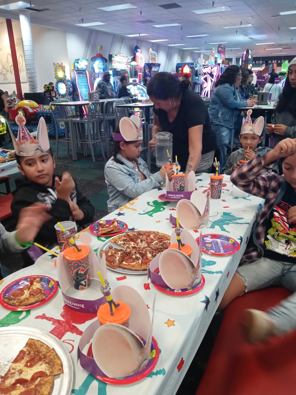 Chuck E. Cheese | restaurant | 1027 Oliver Rd, Fairfield, CA 94533, USA | 7072414004 OR +1 707-241-4004