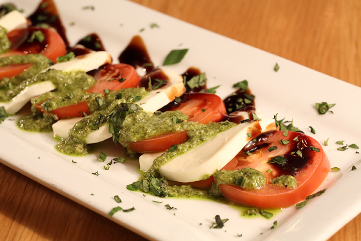 Crushed Red- Edwardsville | meal delivery | 222 E Park St, Edwardsville, IL 62025, USA | 6183079861 OR +1 618-307-9861