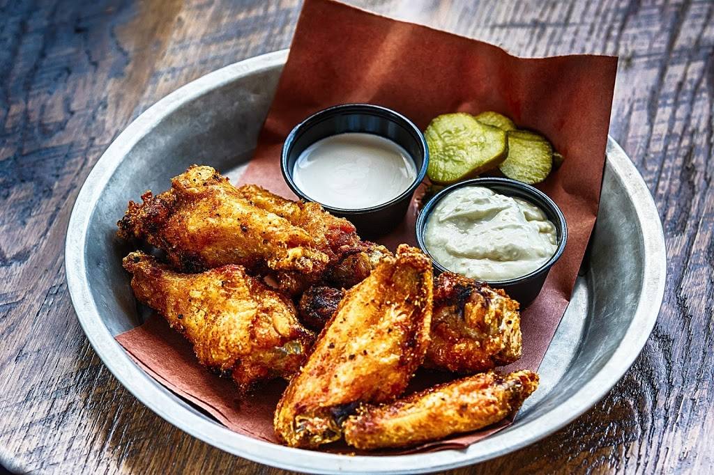 DOCs Commerce Smokehouse | restaurant | 754 Vel R. Phillips Ave, Milwaukee, WI 53203, USA | 4149352029 OR +1 414-935-2029