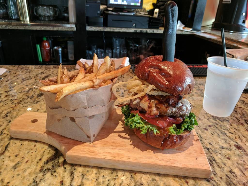 Hilltown Tavern | restaurant | 326 Roxborough Ave, Philadelphia, PA 19128, USA | 2677665835 OR +1 267-766-5835