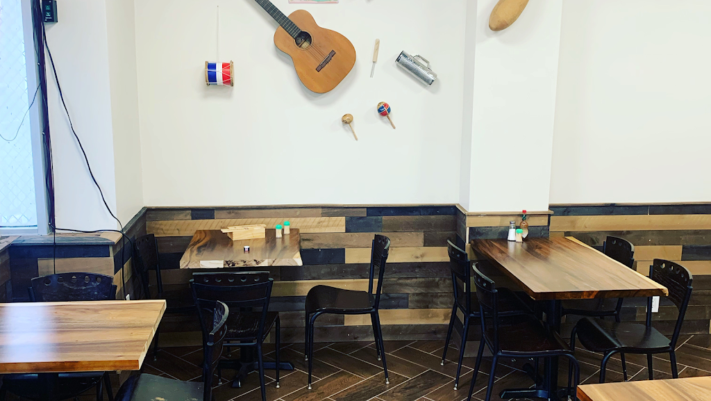 Mi casita criolla | restaurant | 821 S 4th St, Camden, NJ 08103, USA | 2675753601 OR +1 267-575-3601