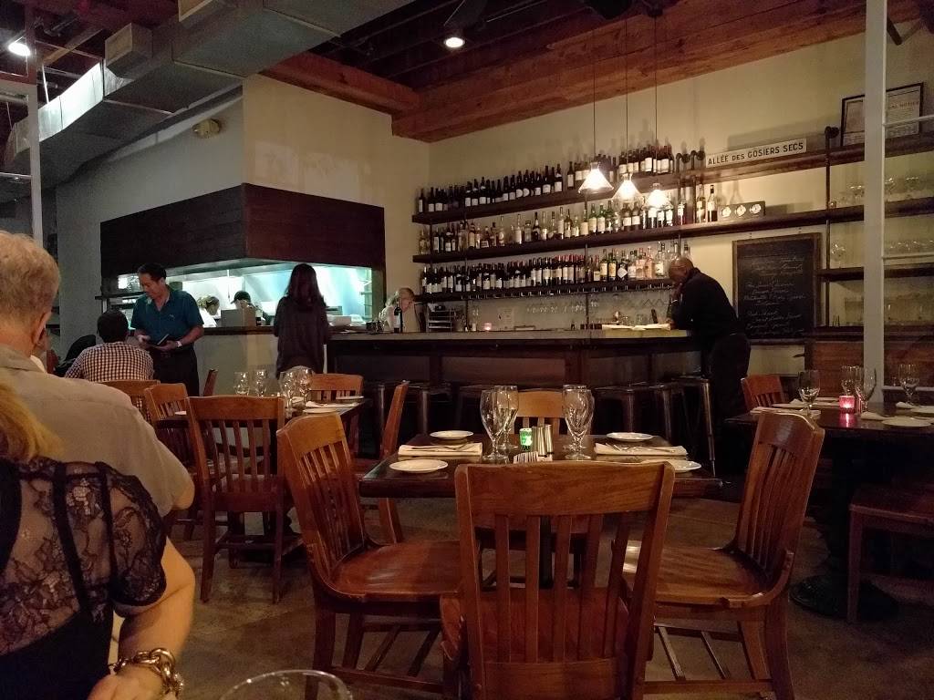 Montmartre | restaurant | 327 7th St SE, Washington, DC 20003, USA | 2025441244 OR +1 202-544-1244