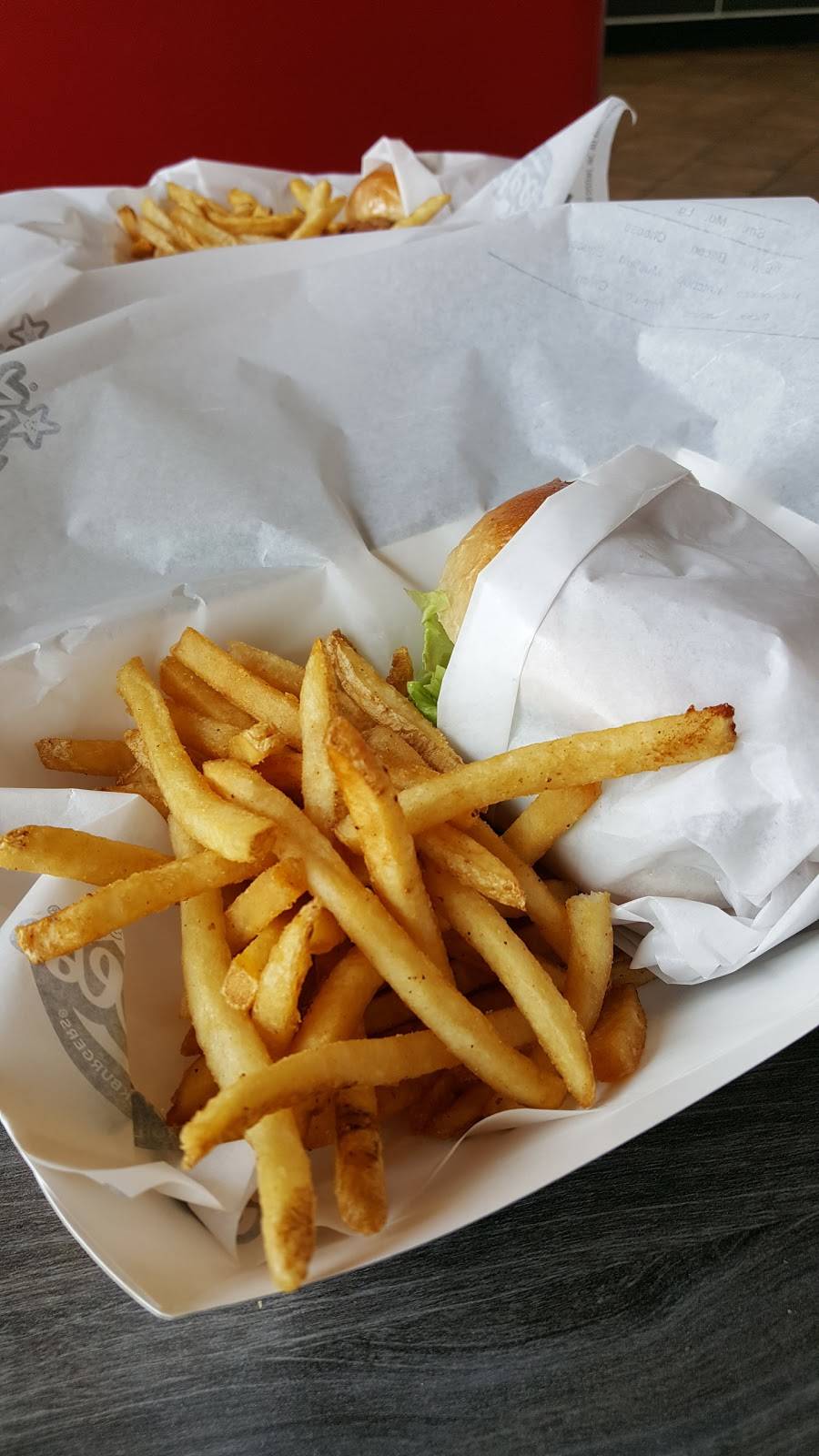 Hardees | restaurant | 960 Houston Northcutt Blvd, Mt Pleasant, SC 29464, USA | 8438845720 OR +1 843-884-5720