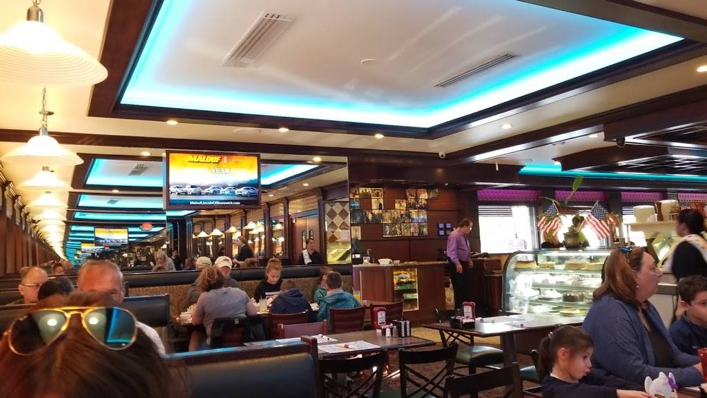 Reo Diner | restaurant | 392 Amboy Ave, Woodbridge, NJ 07095, USA | 7326349200 OR +1 732-634-9200