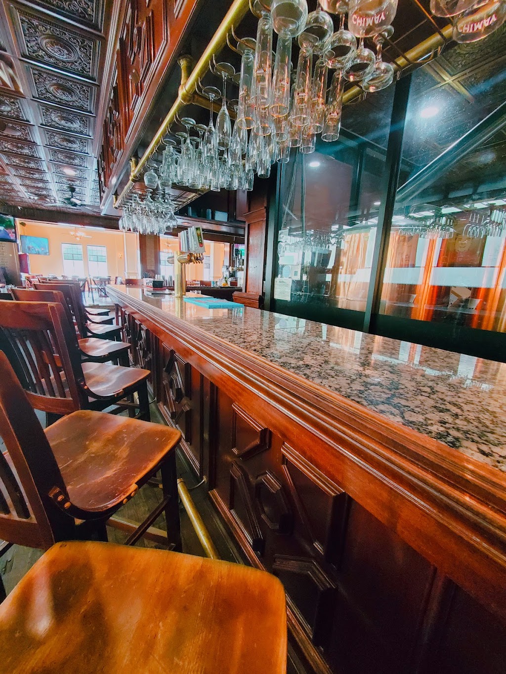 The Faust Pub | restaurant | 240 S Seguin Ave, New Braunfels, TX 78130, USA | 8306257791 OR +1 830-625-7791