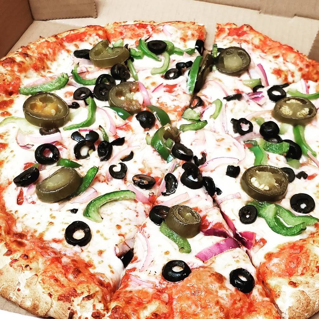 Queen’s Pizza & Wings | meal takeaway | 919 Upper Paradise Rd, Hamilton, ON L9B 2M9, Canada | 9053185050 OR +1 905-318-5050