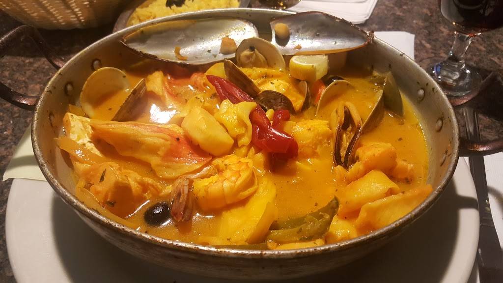 Taunton Eagles Restaurant | restaurant | 29 Oak St, Taunton, MA 02780, USA | 5088281904 OR +1 508-828-1904