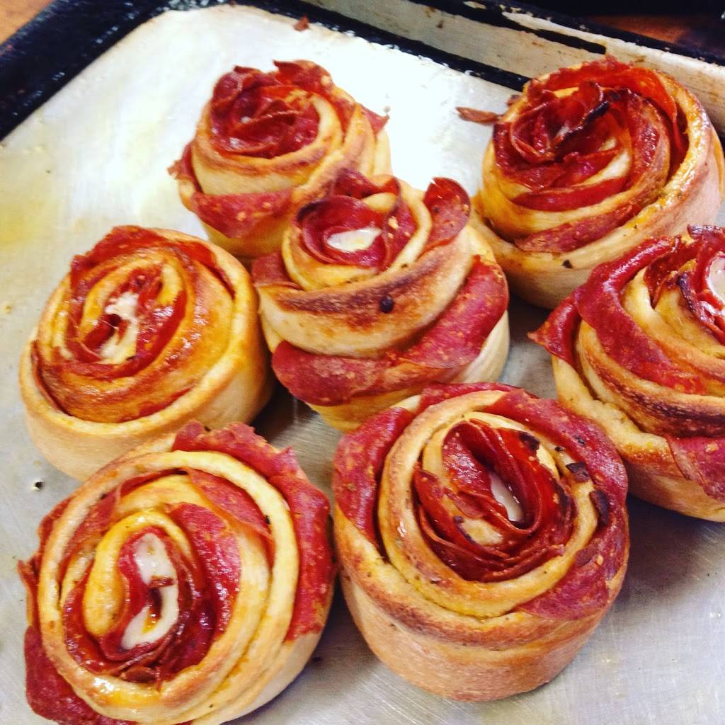 Mike & Maggies Pizzeria | restaurant | 1527 149th St, Whitestone, NY 11357, USA | 7187670204 OR +1 718-767-0204