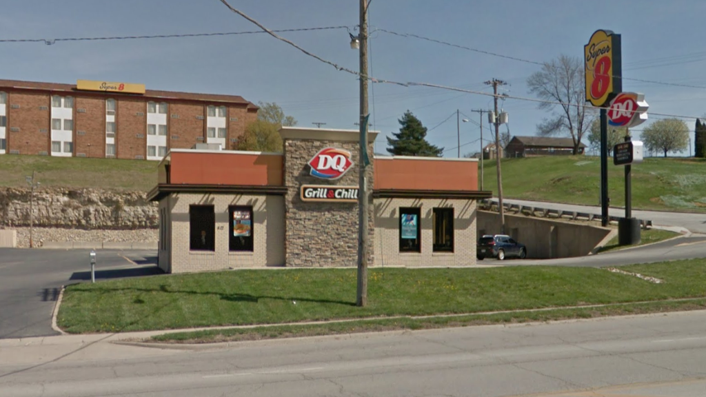 Dairy Queen | restaurant | 412 S 10th St, Atchison, KS 66002, USA | 9133672878 OR +1 913-367-2878