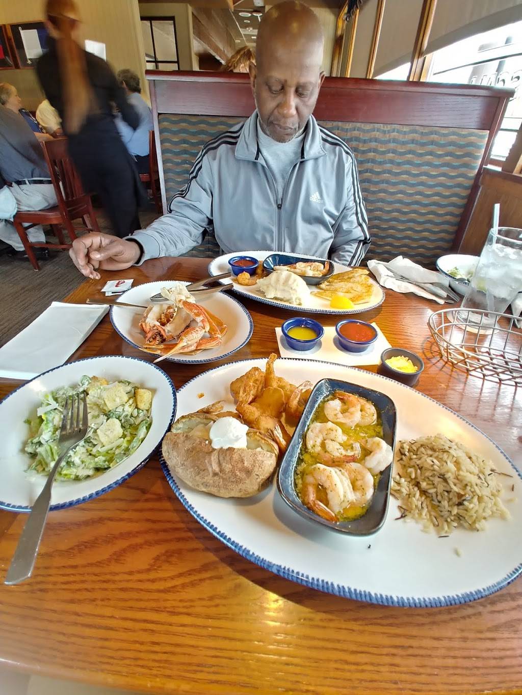 Red Lobster | restaurant | 4381 Venture Dr, Peru, IL 61354, USA | 8152238571 OR +1 815-223-8571