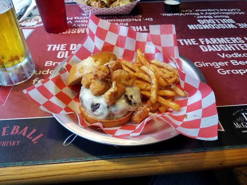 Wiscos Eau Claire | restaurant | 1920 S Hastings Way, Eau Claire, WI 54701, USA | 7158958542 OR +1 715-895-8542