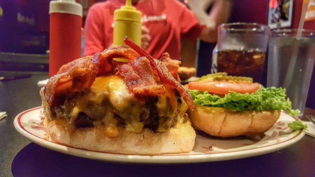 Cutters Bar & Grill | restaurant | 2638 Orleans St, Detroit, MI 48207, USA | 3133930960 OR +1 313-393-0960