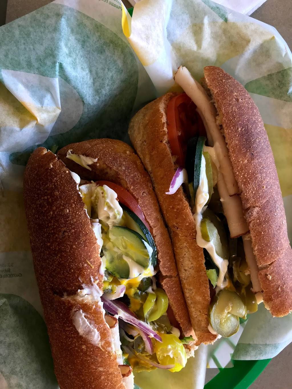 Subway Restaurants | restaurant | 2105 Old Middlefield Way F, Mountain View, CA 94043, USA | 6503909635 OR +1 650-390-9635
