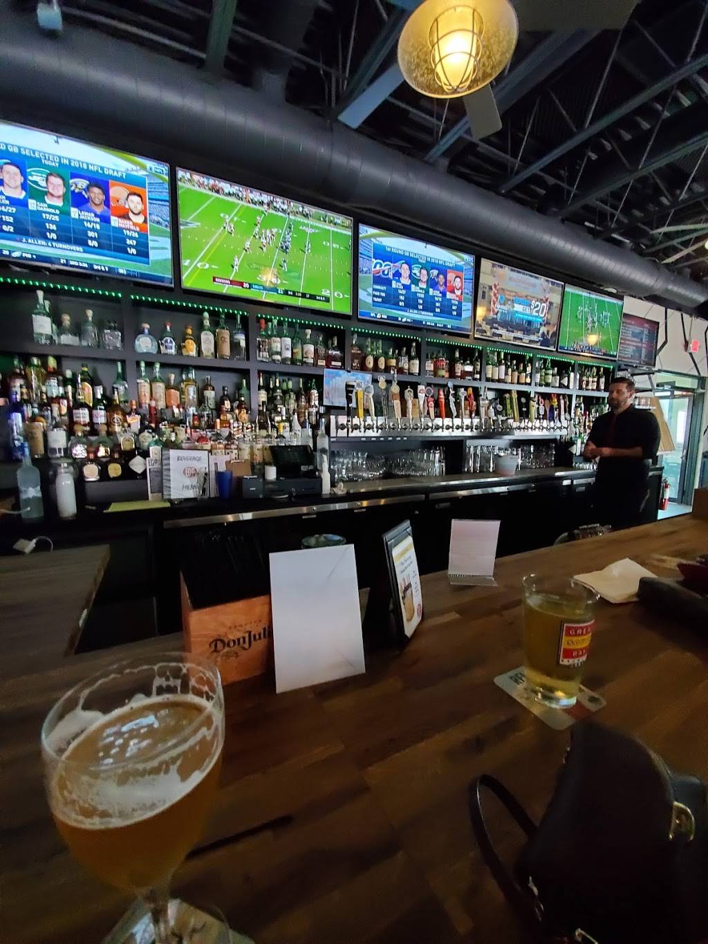 EGP Land & Sea | restaurant | 2 Pettit Pl, Island Park, NY 11558, USA | 5165442879 OR +1 516-544-2879