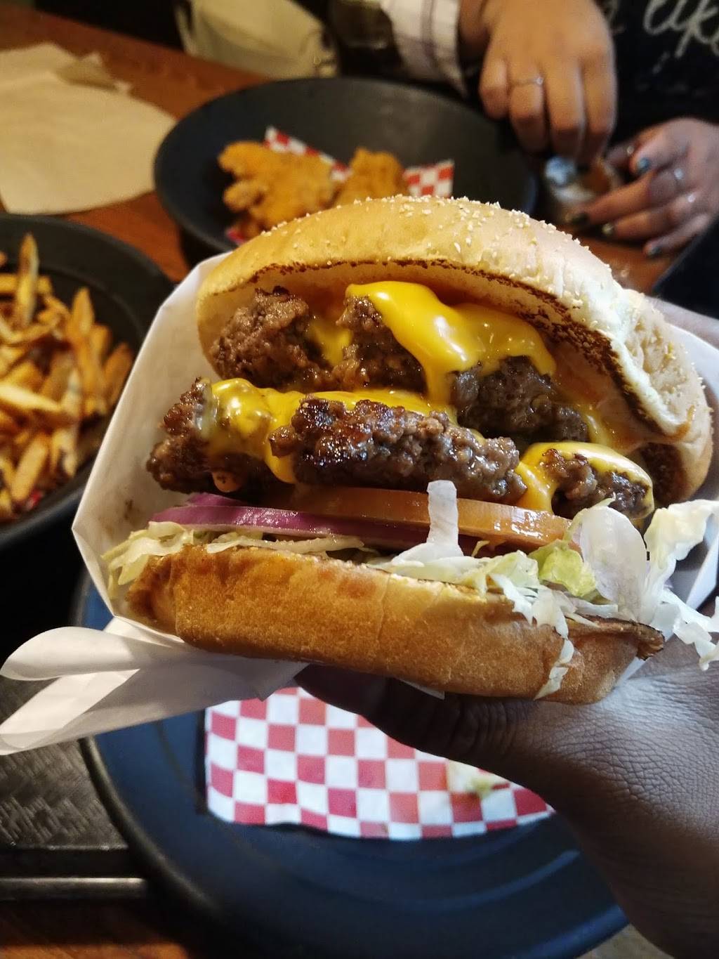 Burger Claim | restaurant | 20320 Old Highway 99 Grand Mound, Centralia, WA 98531, USA | 3602739347 OR +1 360-273-9347