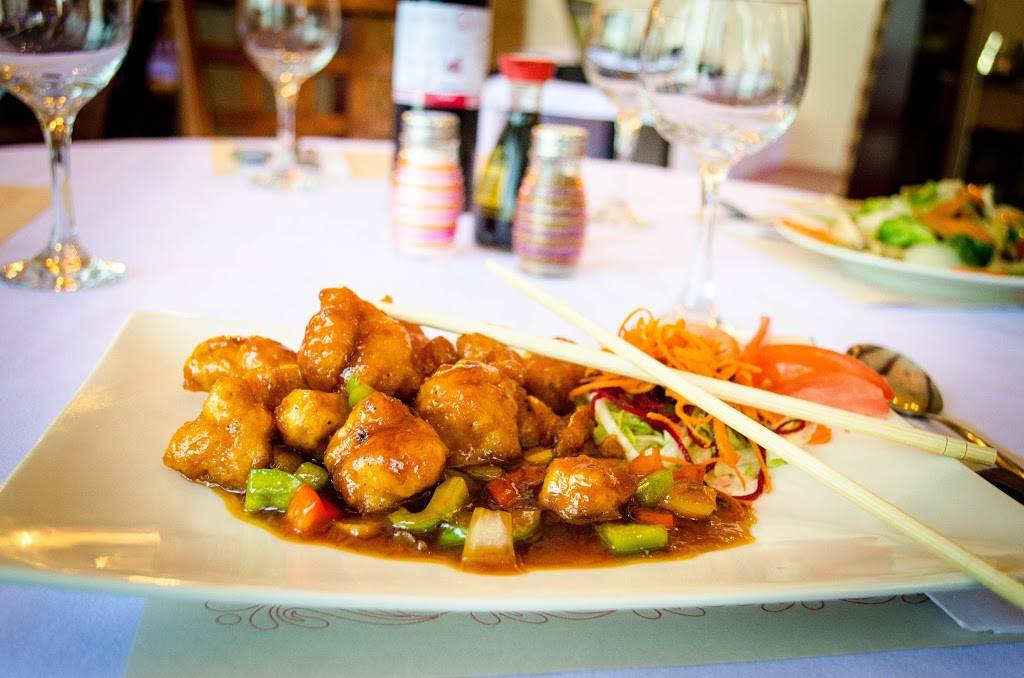 Maison General Tao Granby | meal takeaway | 700 Rue Principale, Granby, QC J2G 2Y4, Canada | 4503610888 OR +1 450-361-0888