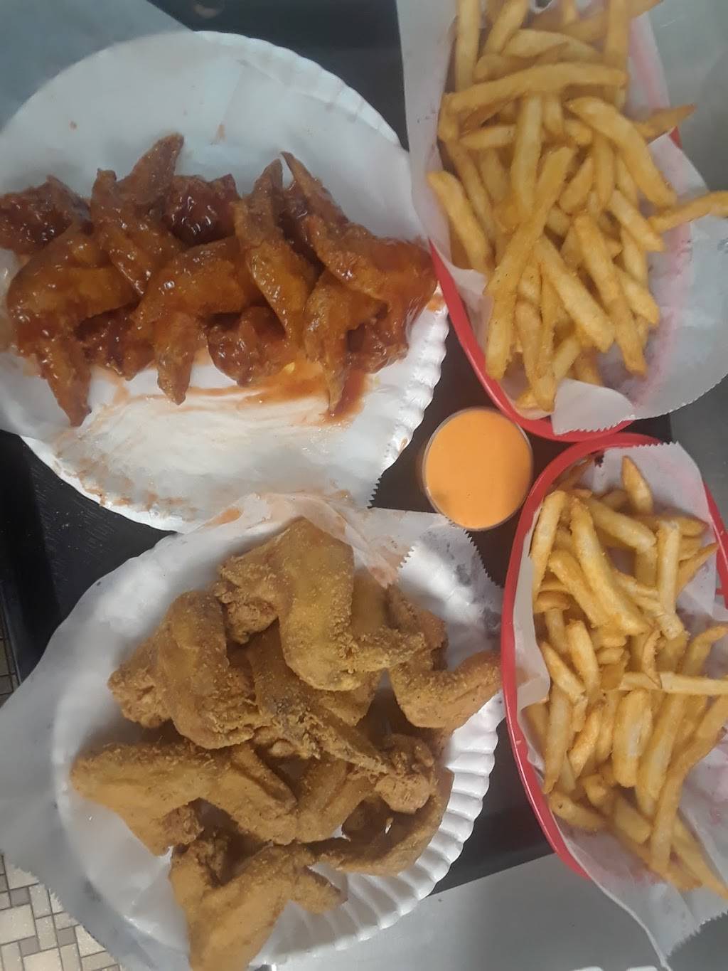 Hook Fish & Chicken | restaurant | 2021 S Erie Blvd, Hamilton, OH 45011, USA | 5137373817 OR +1 513-737-3817