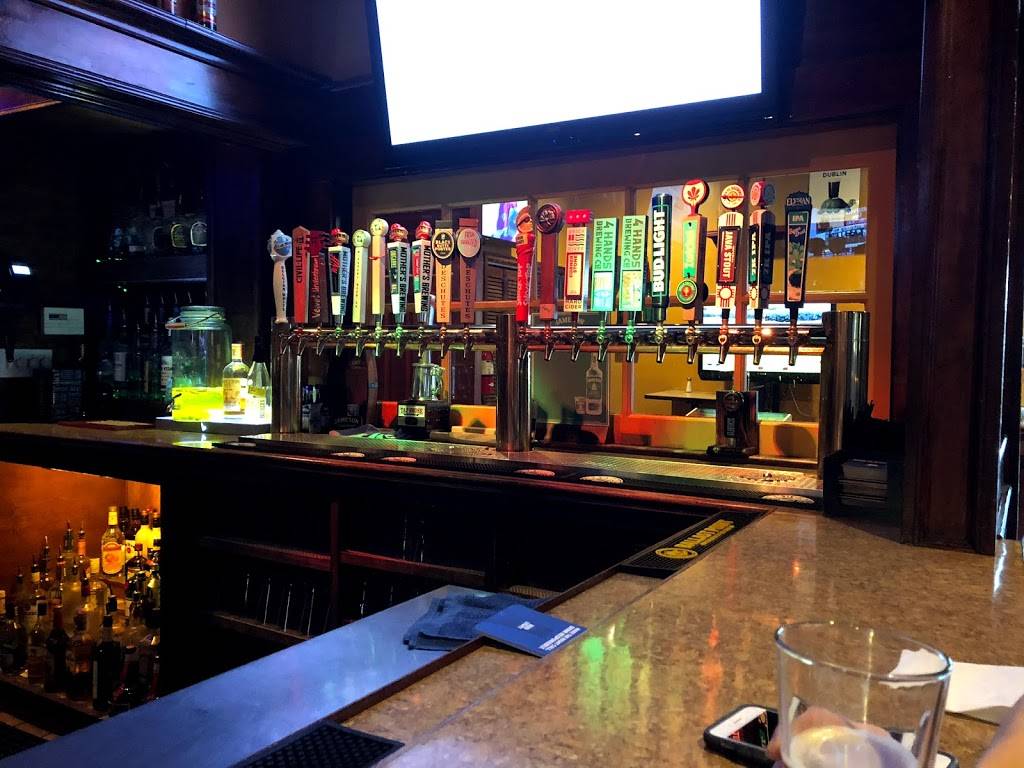 Tap House Pub and Patio | restaurant | 9015 Veterans Memorial Pkwy, OFallon, MO 63366, USA | 6364392390 OR +1 636-439-2390