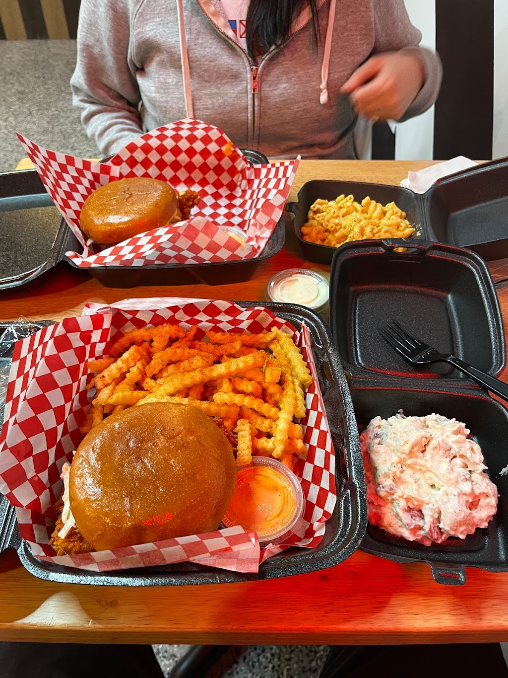 Byrds Hot Chicken Schaumburg | restaurant | 925 Roselle Rd, Schaumburg, IL 60193, USA | 2246538425 OR +1 224-653-8425