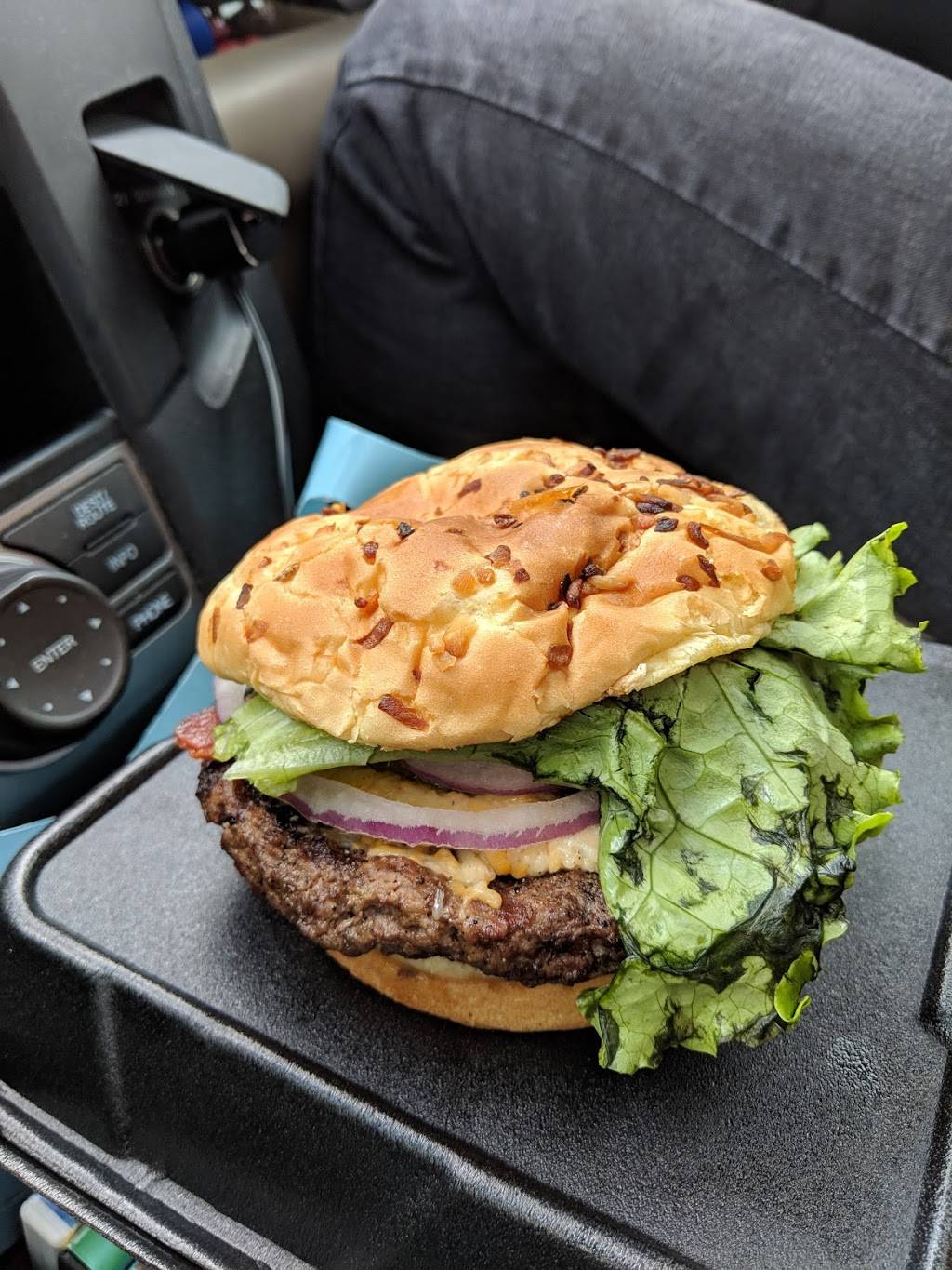 Burger Tavern 77 | restaurant | 2631 Devine St, Columbia, SC 29205, USA | 8036679608 OR +1 803-667-9608