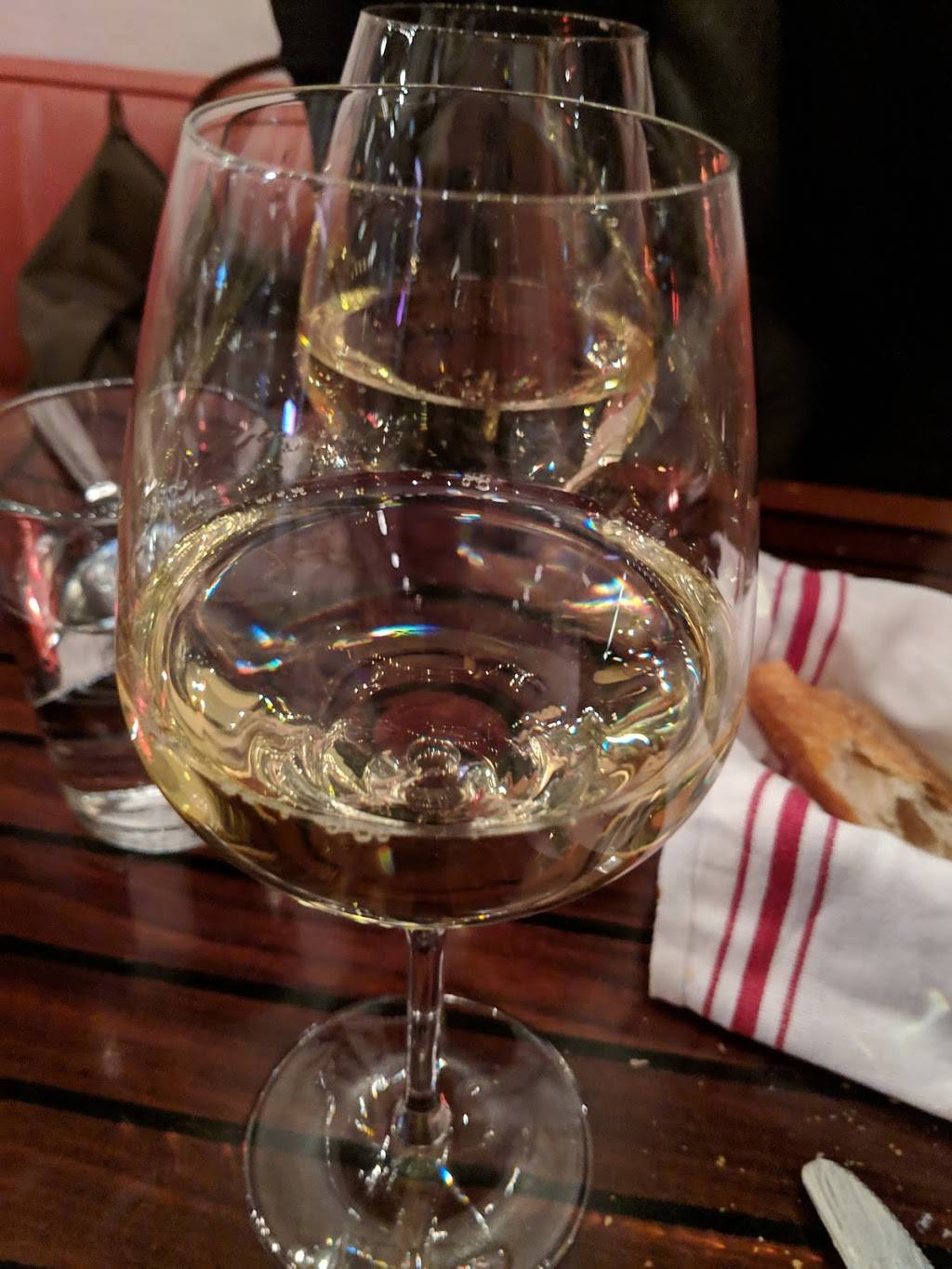 Castagna Bistro | restaurant | 2015 Chestnut St, San Francisco, CA 94123, USA | 4154404290 OR +1 415-440-4290