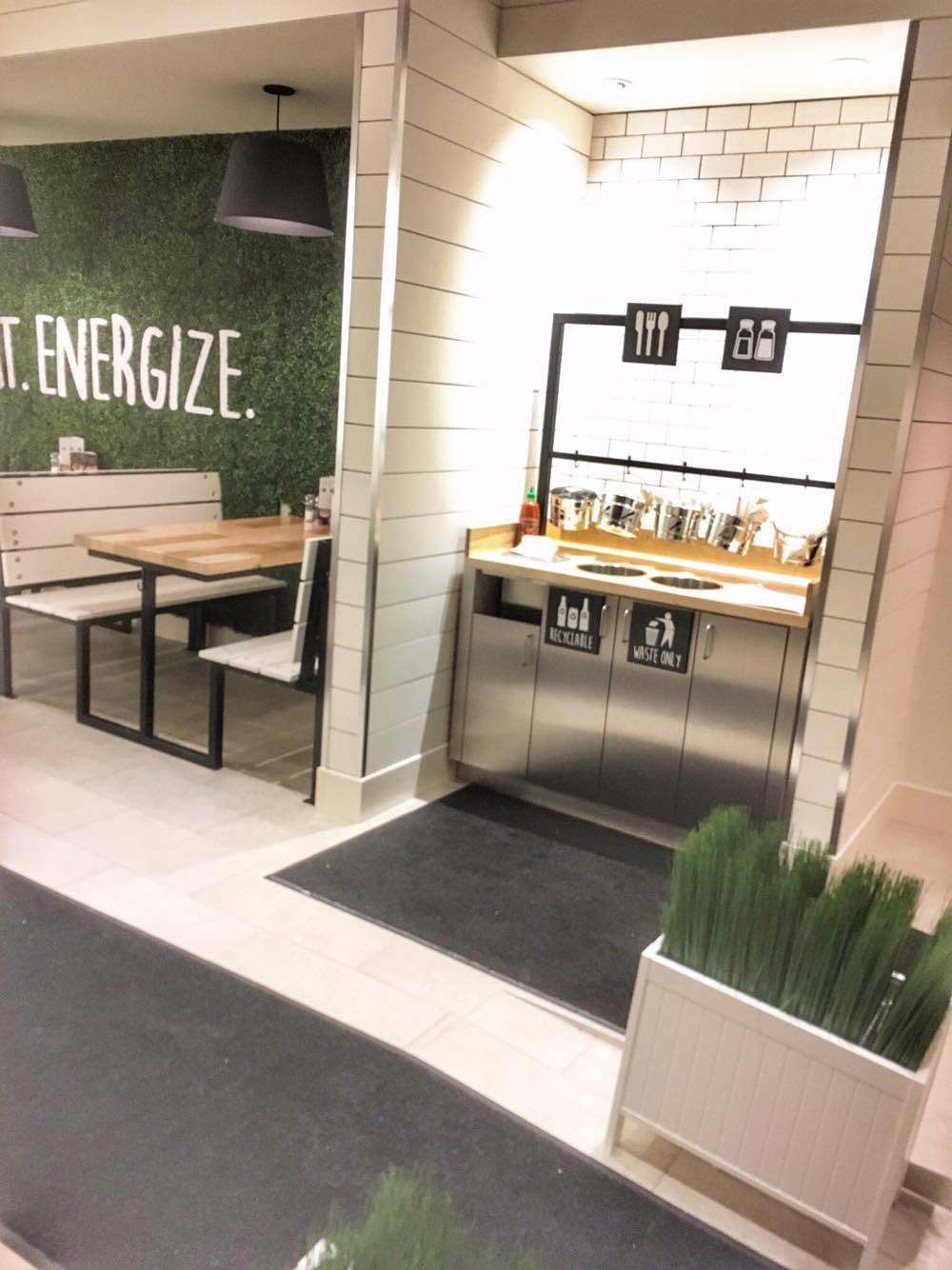 Freshii | restaurant | 342 Richmond Rd, Ottawa, ON K2A 0E8, Canada | 6133198090 OR +1 613-319-8090