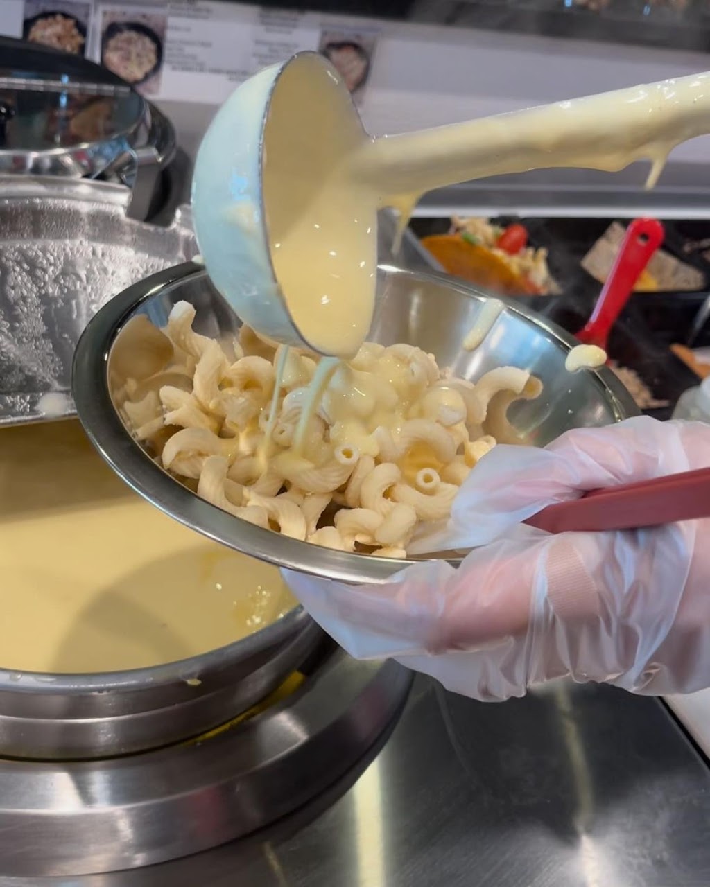 I Heart Mac & Cheese | restaurant | 3111 W Chandler Blvd, Chandler, AZ 85226, USA | 4808052900 OR +1 480-805-2900