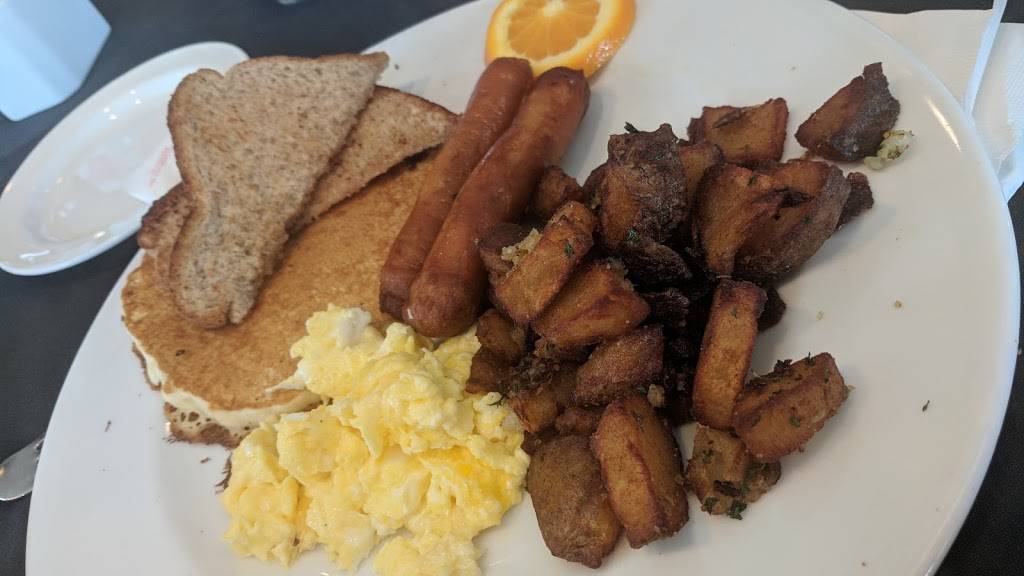 Ramekins | restaurant | 1540 Bath Rd, Kingston, ON K7M 4X6, Canada | 6133840793 OR +1 613-384-0793