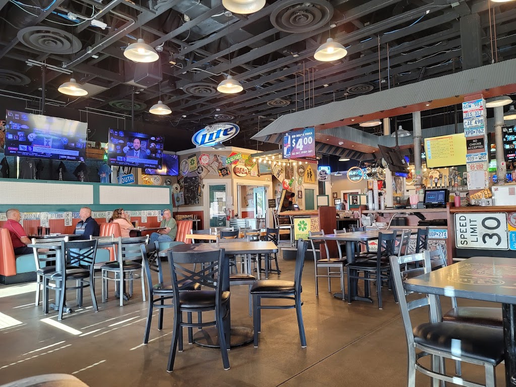 Sickies Garage Burgers & Brews | restaurant | 2616 S Louise Ave, Sioux Falls, SD 57106, USA | 6052717967 OR +1 605-271-7967