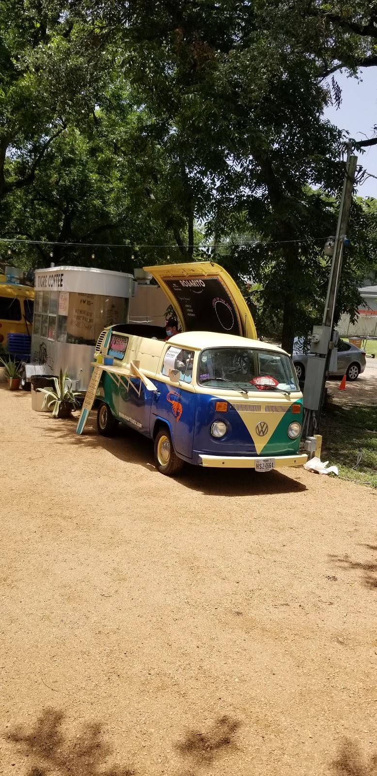 Rosarito | restaurant | 1812 E 6th St, Austin, TX 78702, USA | 5129710181 OR +1 512-971-0181