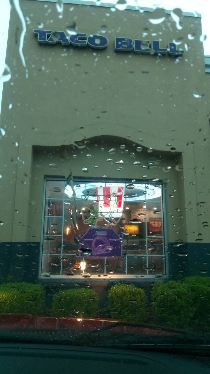 Taco Bell | meal takeaway | 7904 Long Point Rd, Houston, TX 77055, USA | 7134646067 OR +1 713-464-6067