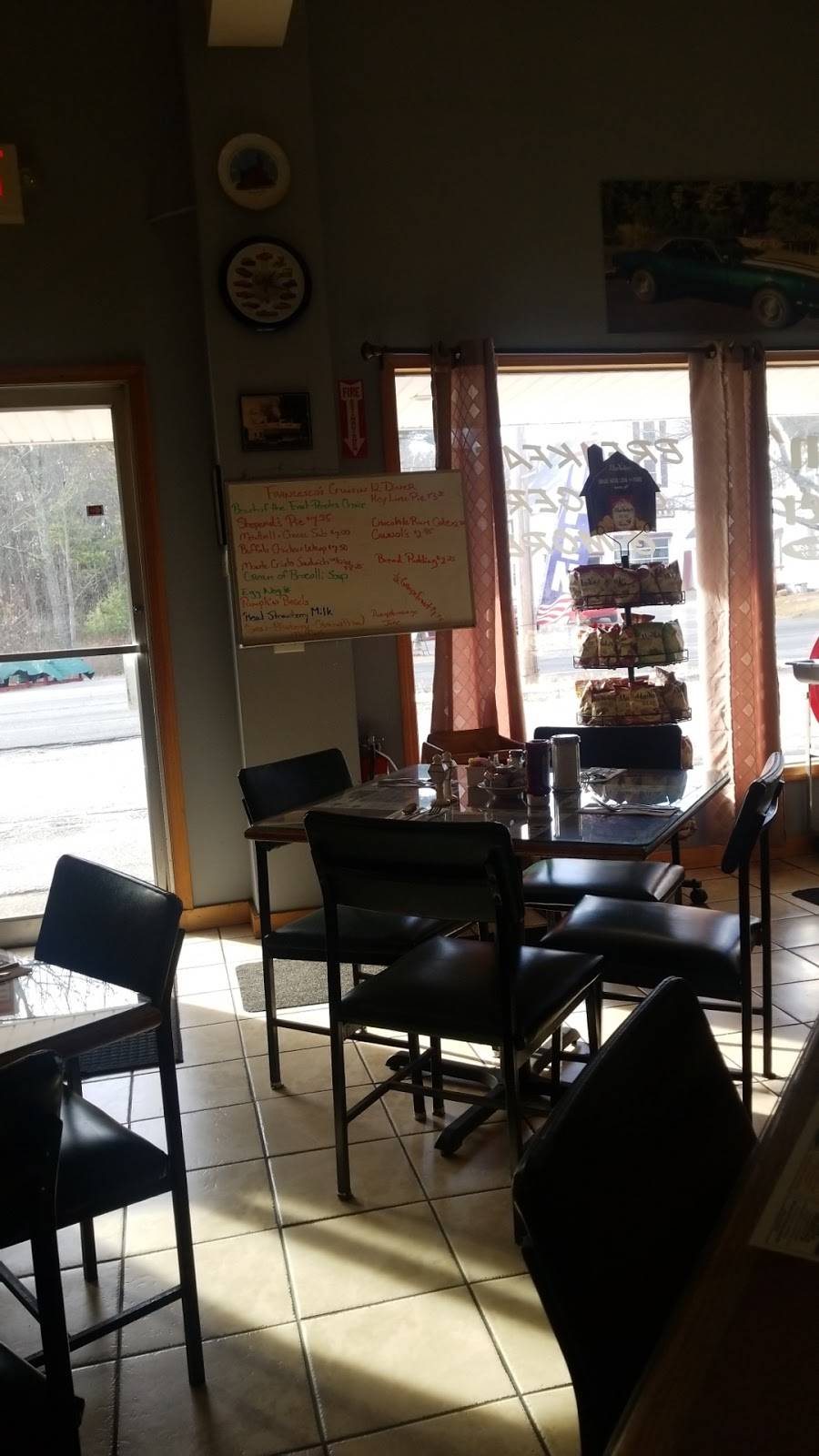 Crusin Twelve Diner | restaurant | 241 School St, Winchendon, MA 01475, USA | 9782972001 OR +1 978-297-2001