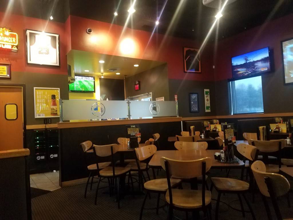 Buffalo Wild Wings | restaurant | 1701 Sunrise Hwy, Bay Shore, NY 11706, USA | 6319689464 OR +1 631-968-9464