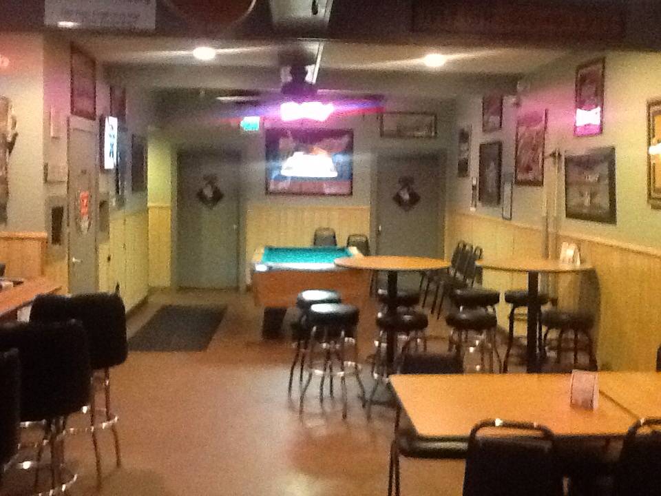 Fremont Bar & Grill | restaurant | 112 Toledo St, Fremont, IN 46737, USA | 2605276223 OR +1 260-527-6223