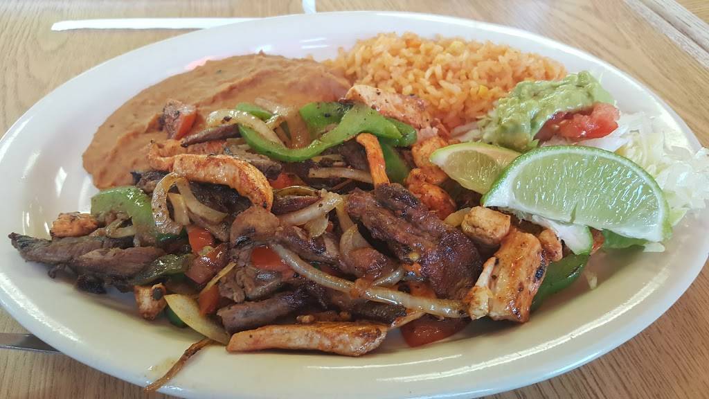 Taqueria El Novillero | restaurant | 12400 Nacogdoches Rd, San Antonio, TX 78217, USA | 2106573809 OR +1 210-657-3809