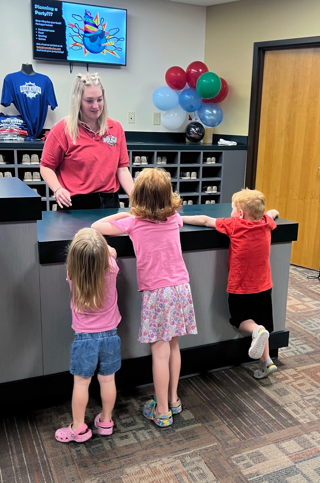 River Alley | restaurant | 6300 MacCorkle Ave, St Albans, WV 25177, USA | 6812651320 OR +1 681-265-1320