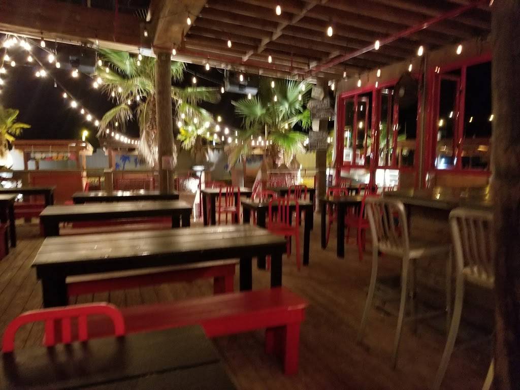 Pops Seafood Shack & Grill | restaurant | 15 Railroad Pl, Island Park, NY 11558, USA | 5164327677 OR +1 516-432-7677