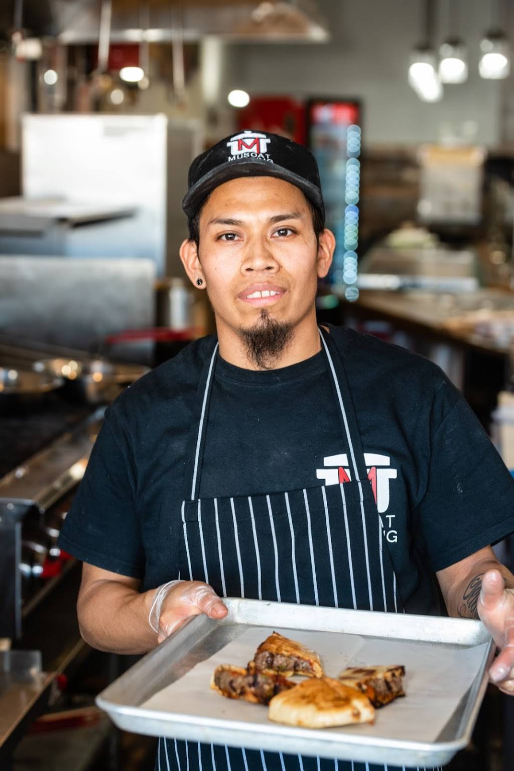 Muscat Glatt | restaurant | 278 Burnside Ave, Lawrence, NY 11559, USA | 5162847313 OR +1 516-284-7313