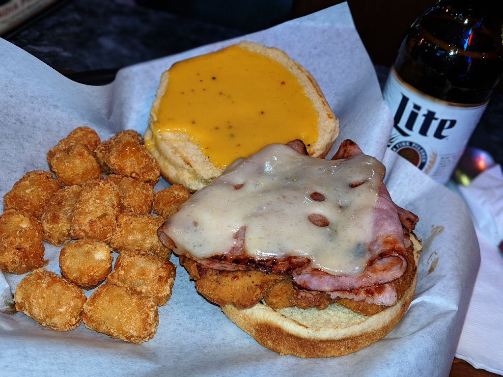 Glen Flora Tap & Grill | restaurant | 938 W Glen Flora Ave, Waukegan, IL 60085, USA | 8473361334 OR +1 847-336-1334