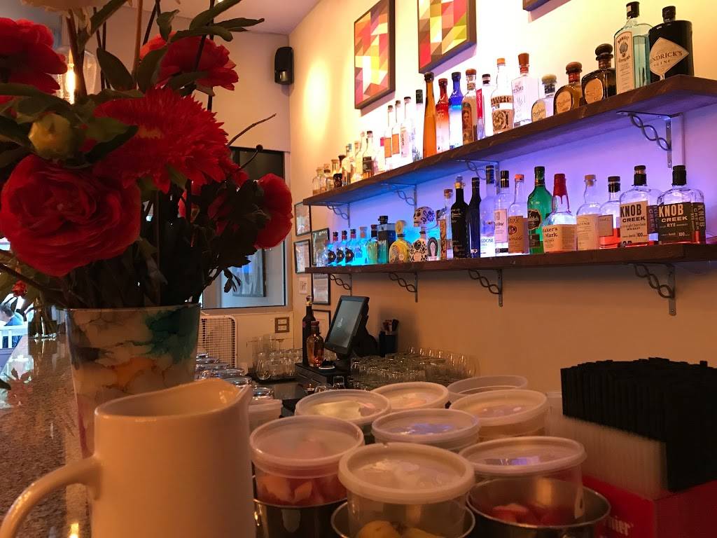 Altiro Latin Fusion | restaurant | 2116 W Roscoe St, Chicago, IL 60618, USA | 7739354000 OR +1 773-935-4000