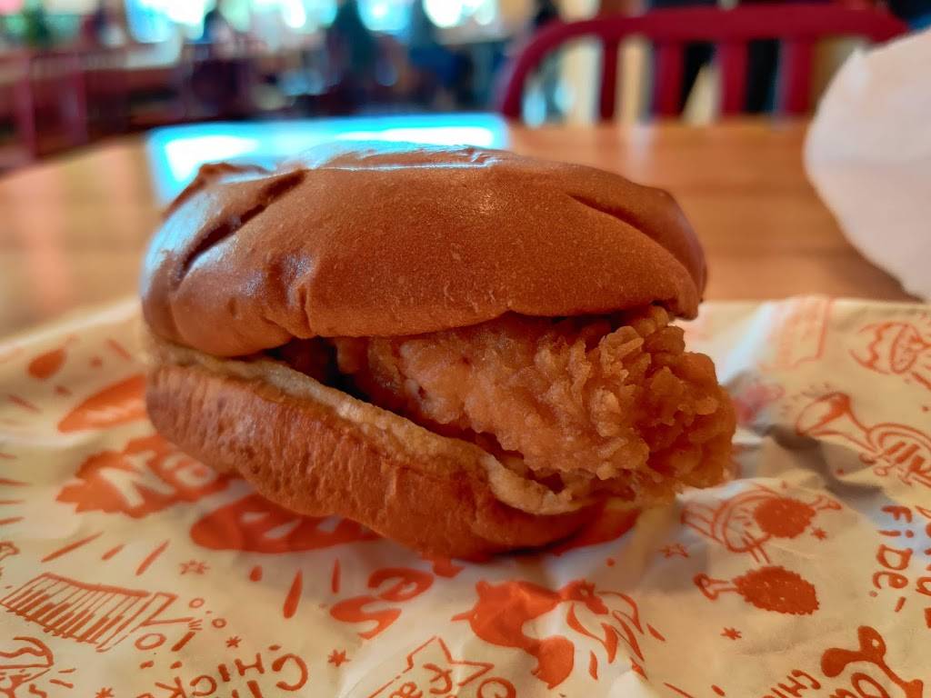 Popeyes Louisiana Kitchen | restaurant | 2203 W Camelback Rd, Phoenix, AZ 85015, USA | 6029731052 OR +1 602-973-1052