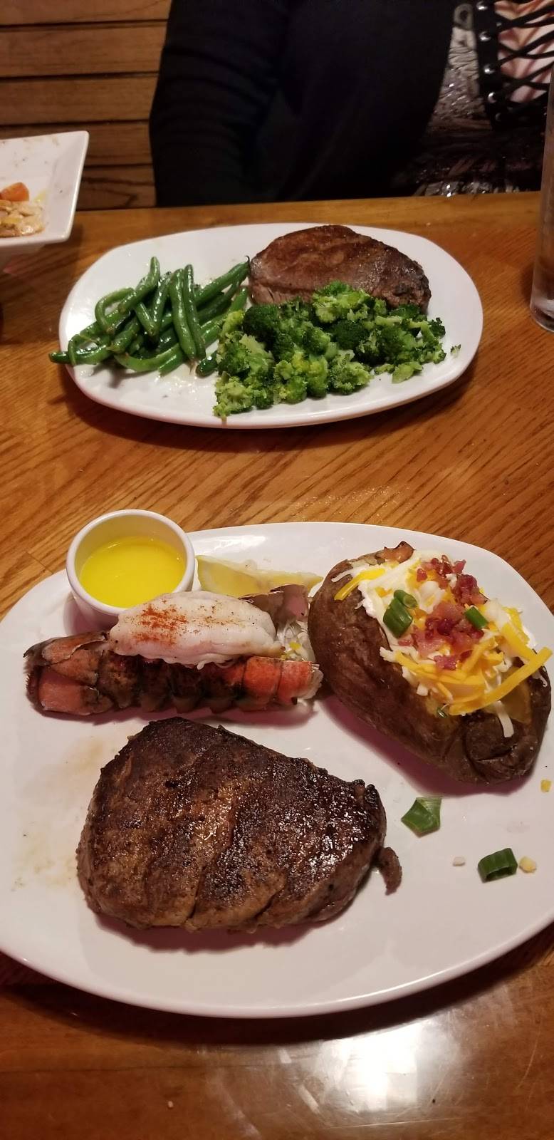 Outback Steakhouse | restaurant | 2045 W Briggsmore Ave, Modesto, CA 95350, USA | 2095772410 OR +1 209-577-2410