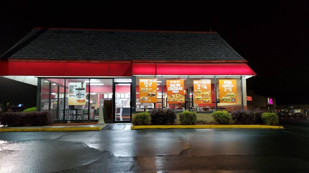 Hardees | restaurant | 169 W Hendry St, Hinesville, GA 31313, USA | 9128764220 OR +1 912-876-4220