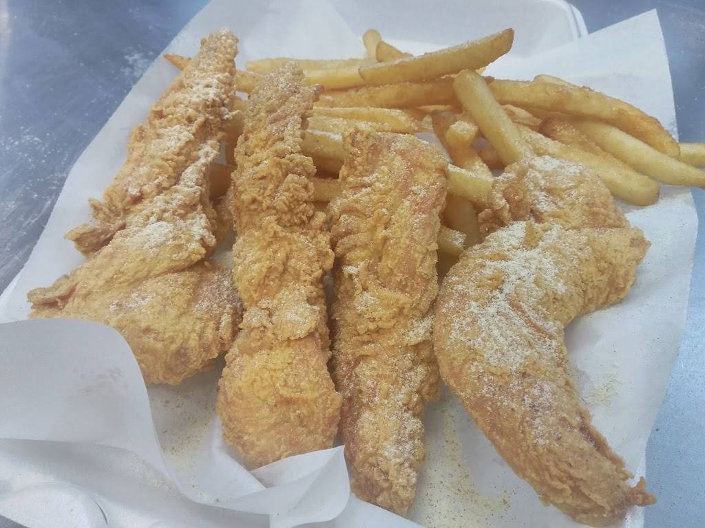 Sharks Fish and Chicken | restaurant | 510 W Lincoln Hwy, Merrillville, IN 46410, USA | 2194720608 OR +1 219-472-0608