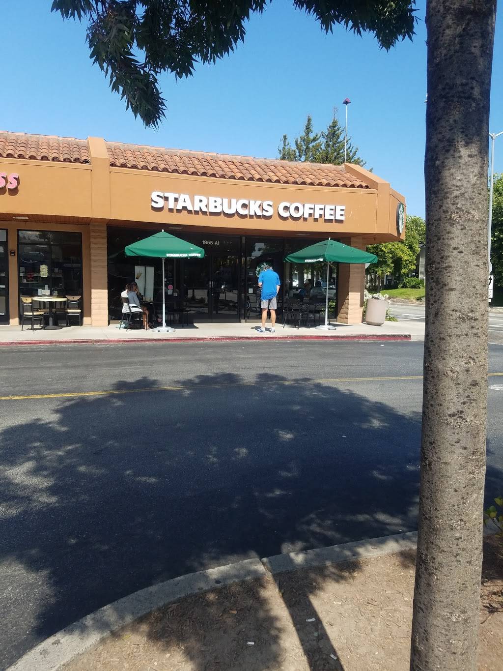 Starbucks | cafe | 1955 41st Ave Space A-1, Capitola, CA 95010, USA | 8314648091 OR +1 831-464-8091