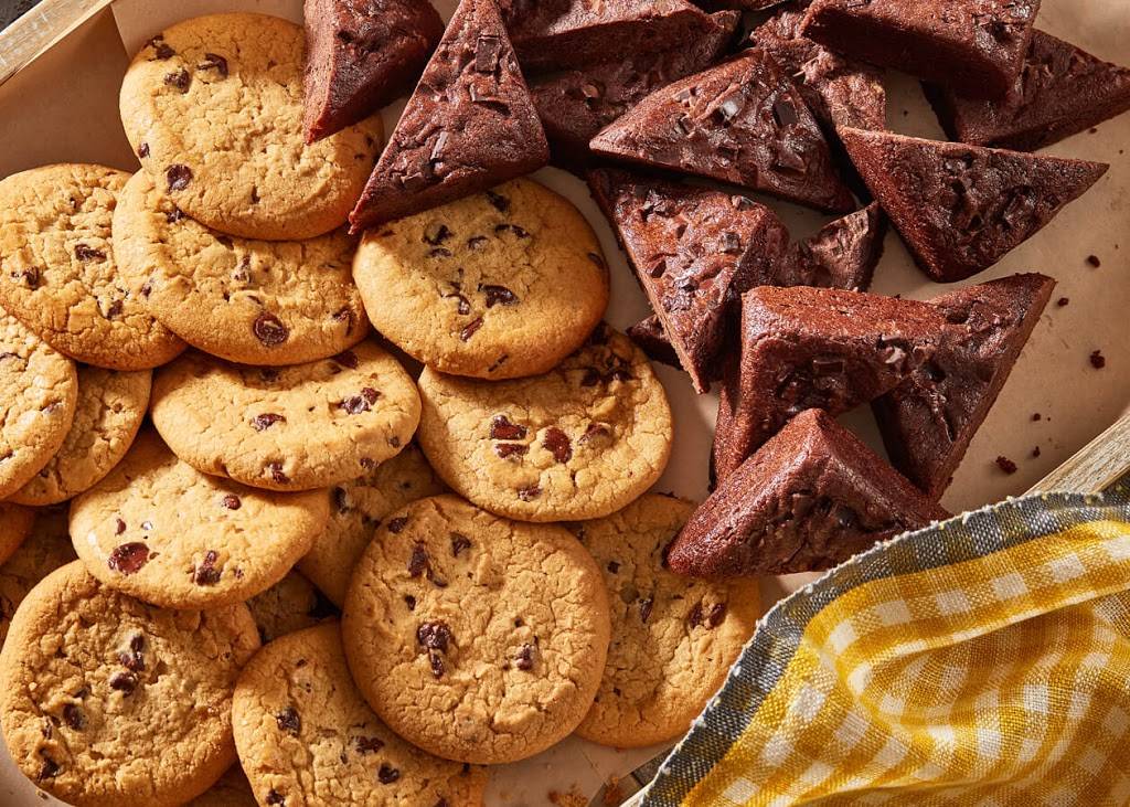 Zaxbys Chicken Fingers & Buffalo Wings | restaurant | 110 Southern Bank Drive, Clarkesville, GA 30523, USA | 7067545152 OR +1 706-754-5152