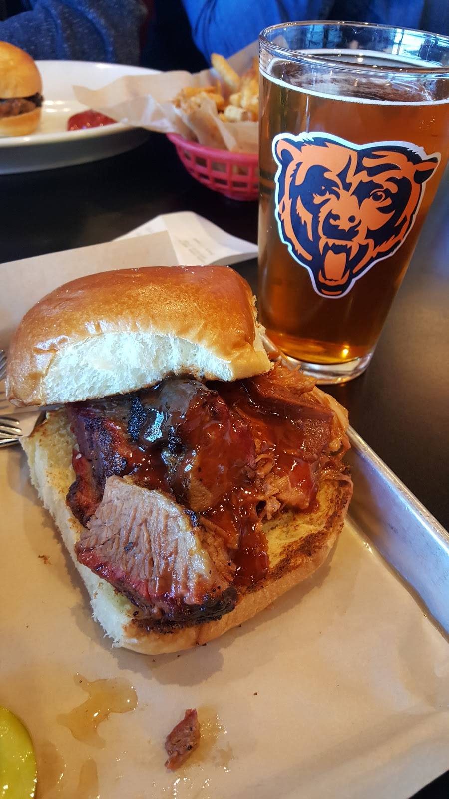 JDs Q & Brew | restaurant | 286 W Rand Rd, Arlington Heights, IL 60004, USA | 8476700100 OR +1 847-670-0100