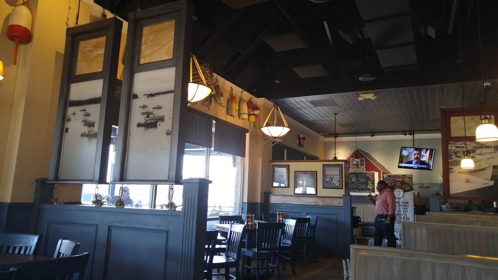 Fords Fish Shack - South Riding | restaurant | 25031 Riding Plaza, Chantilly, VA 20152, USA | 7035427520 OR +1 703-542-7520
