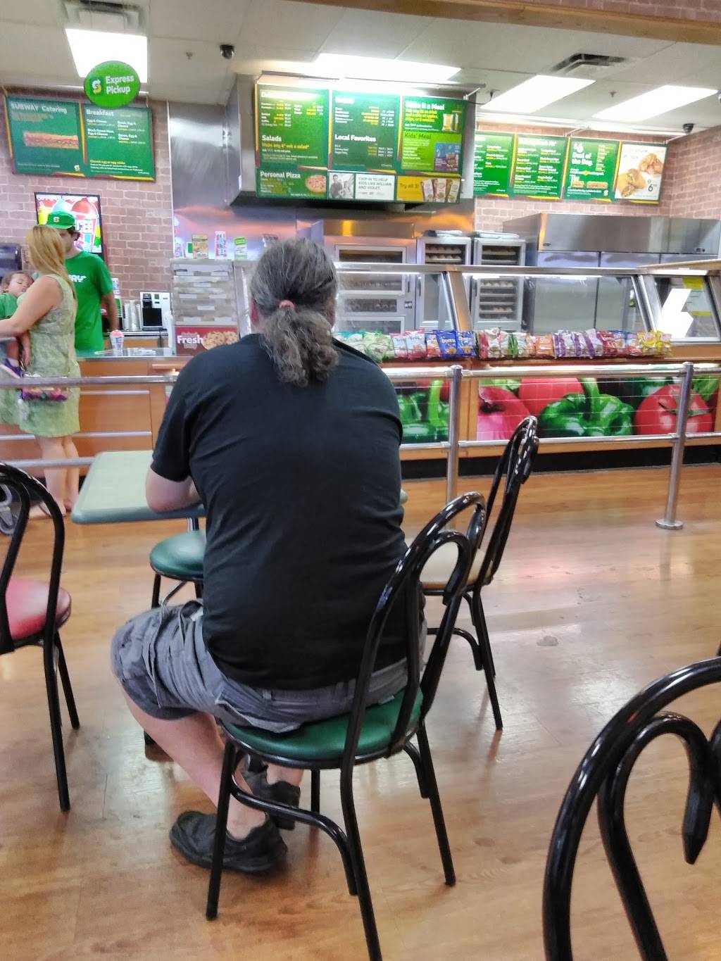 Subway Restaurants | restaurant | Walmart Supercenter, 1221 Georgesville Rd, Columbus, OH 43228, USA | 6143515300 OR +1 614-351-5300