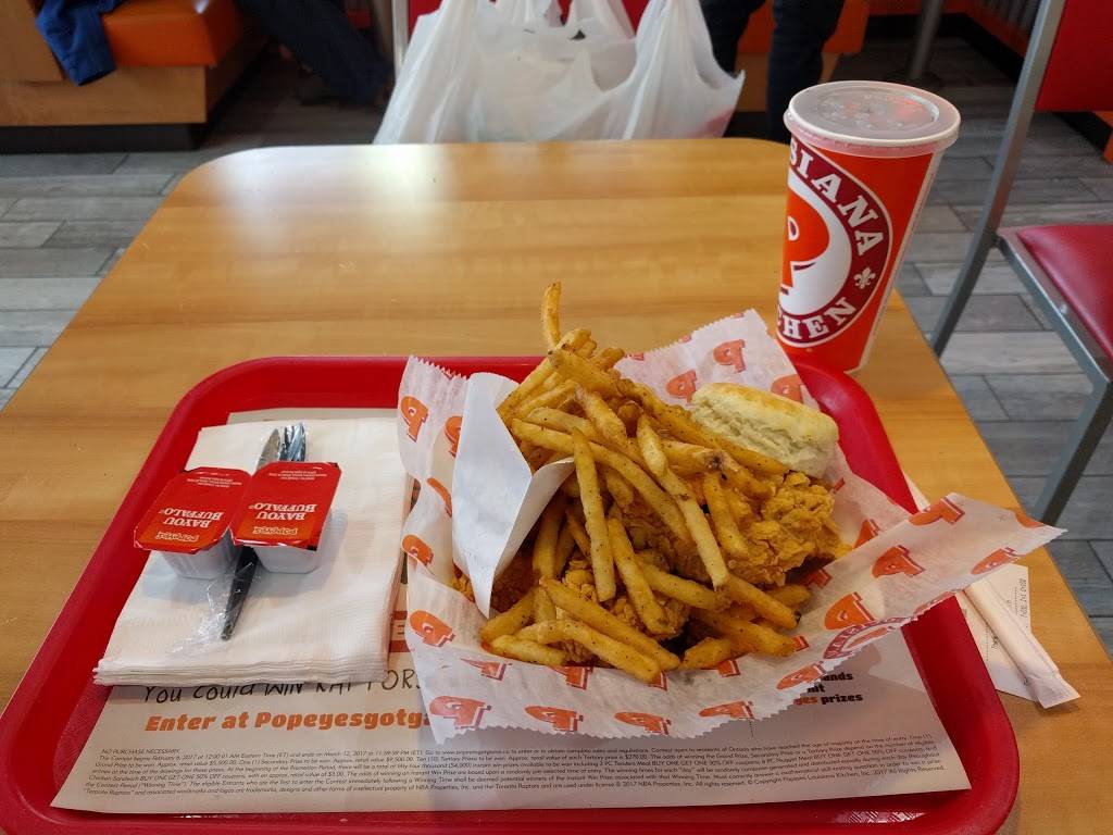 Popeyes | restaurant | 2000 Montreal Rd, Gloucester, ON K1J 6N2, Canada | 6136950333 OR +1 613-695-0333